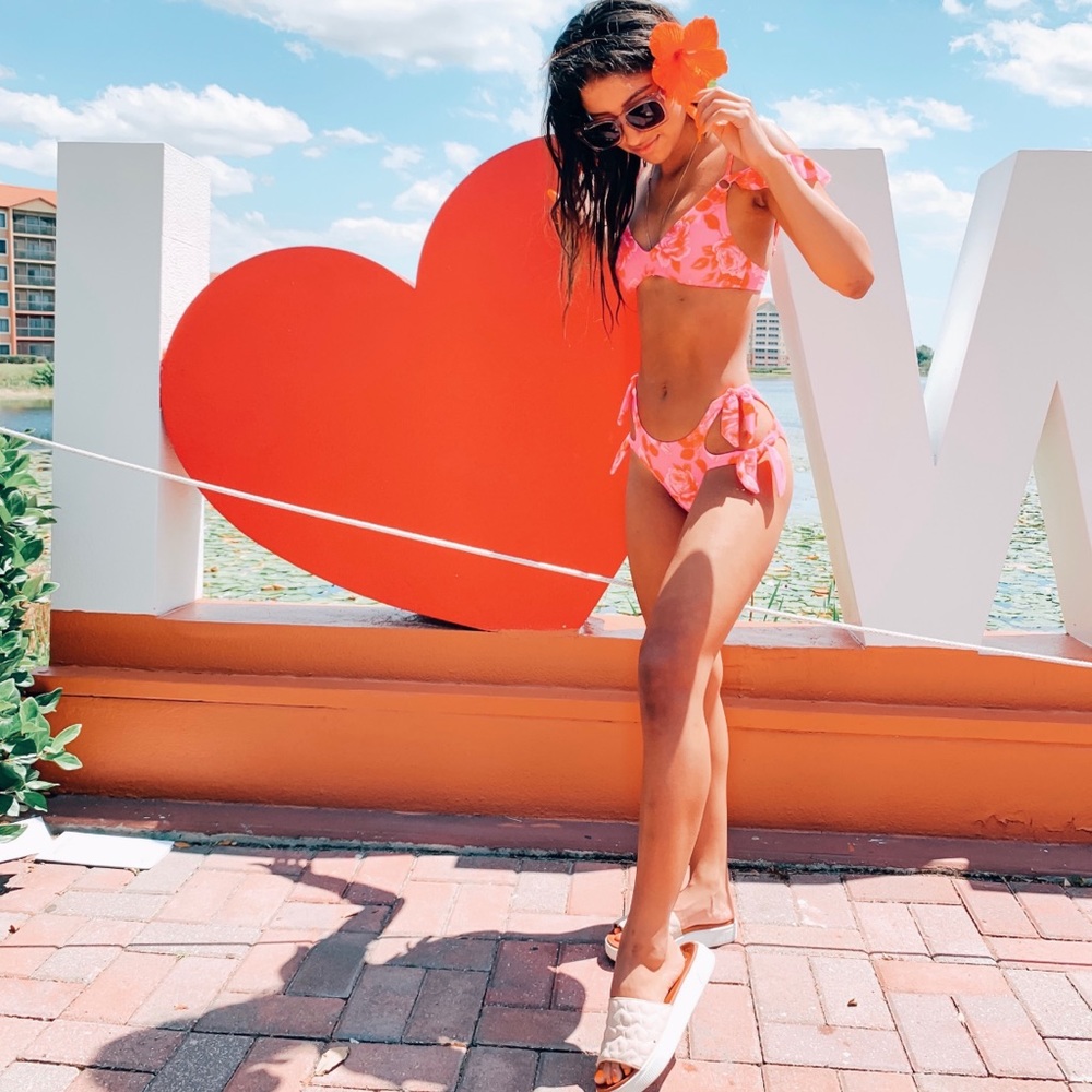 Gianni Bini pink bikini